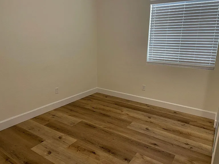 621 E Erna Ave — Photo 15