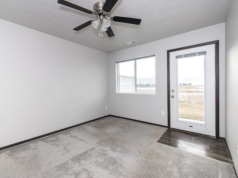 Foxtail Creek Townhomes — Photo 8