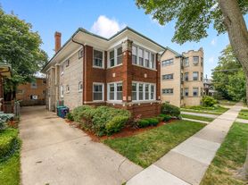 643 Washington Blvd, Oak Park, IL