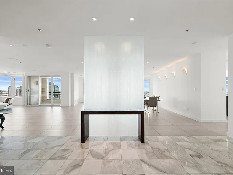 100 Harborview Dr #1901 — Photo 2