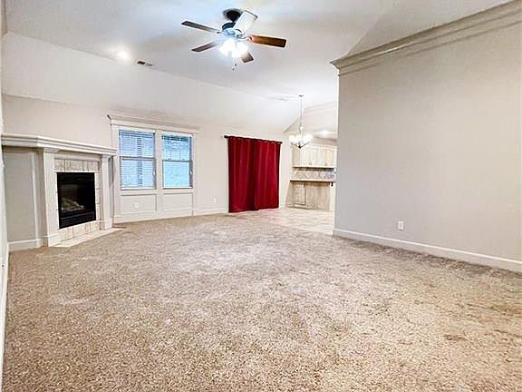 3rd image of 208 NW Willow Ct