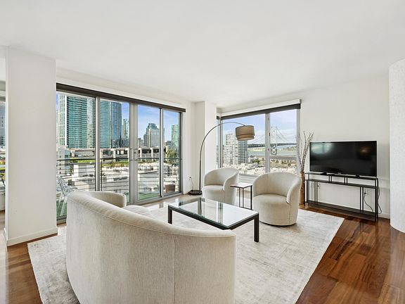 5th image of 219 Brannan St #14D-L