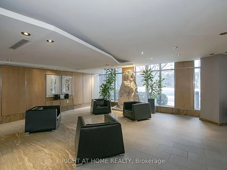 2119 Lake Shore Blvd W #217 — Photo 45
