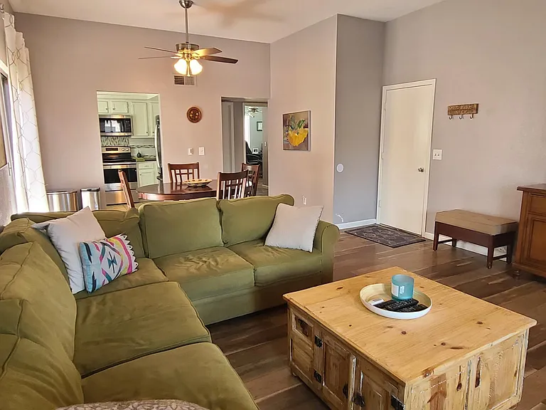 1126 E Charleston Ave — Photo 15