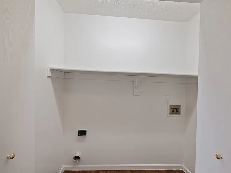 Autumn Woods Apartments — Photo 26