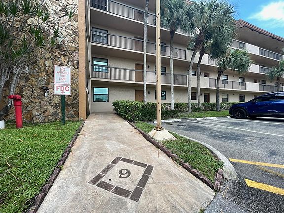 4th image of 4940 E Sabal Palm Boulevard #102