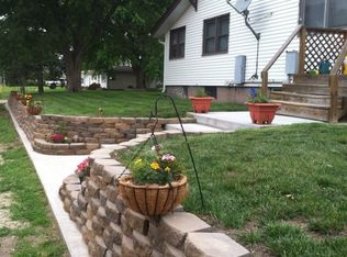 903 N Walnut St, Arnold, NE 69120