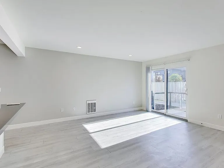 1654 Hollenbeck Avenue — Photo 6