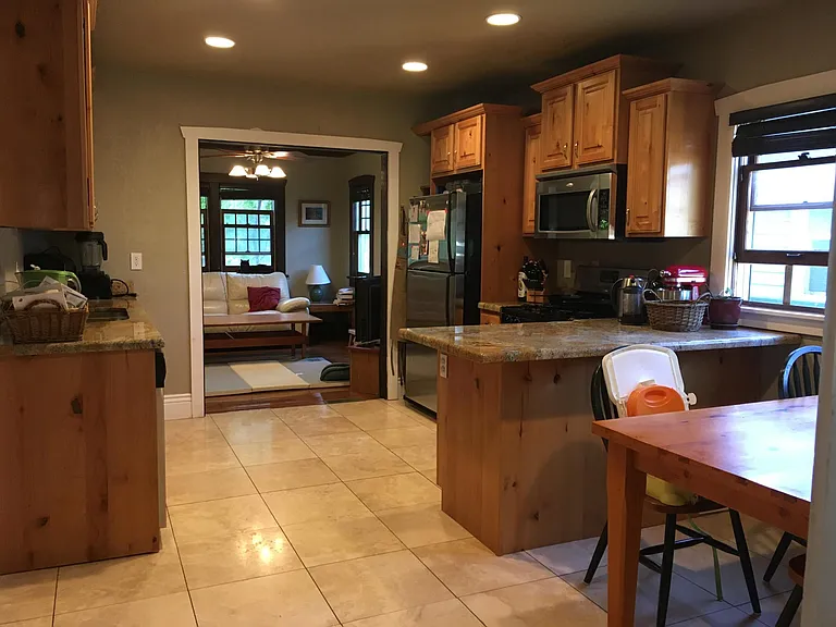 1382 S Green St — Photo 12