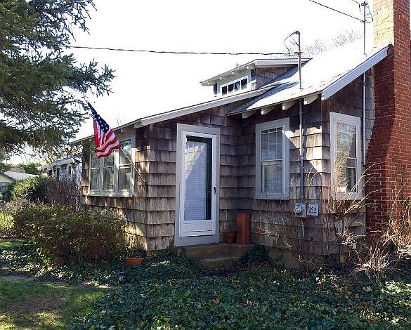 1st image of 162 New York Ave