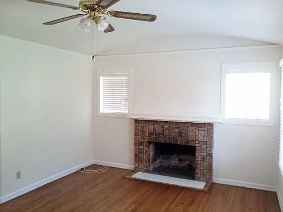 4th image of 1625 N Mar Vista Ave