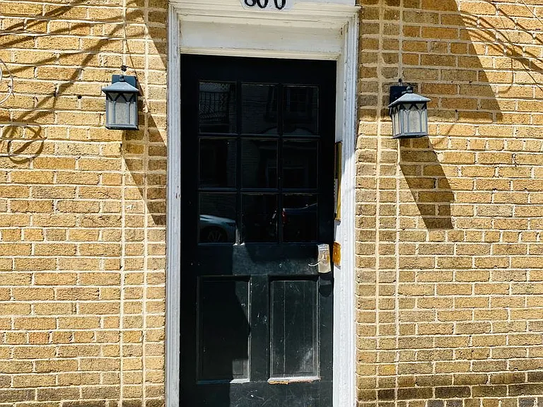 800 N. Sheppard St. — Photo 31