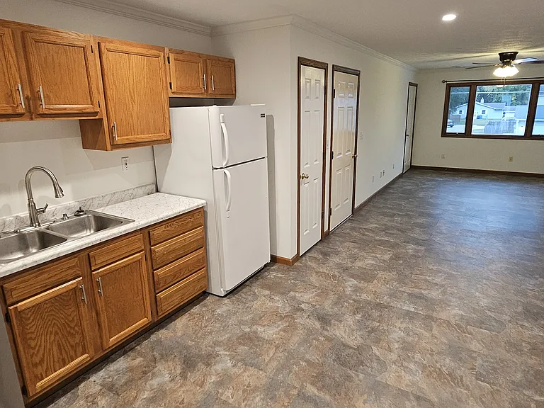 101 E Little St #D — Photo 8