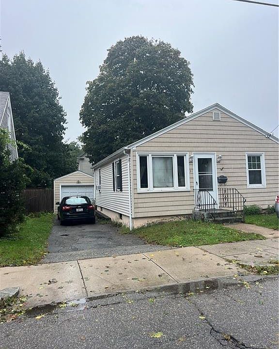 2nd image of 31 Westcott Ave