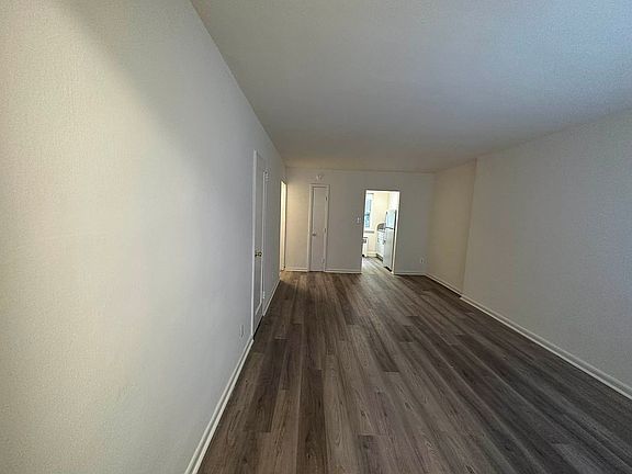 3rd image of 4 Cliff Ct #3
