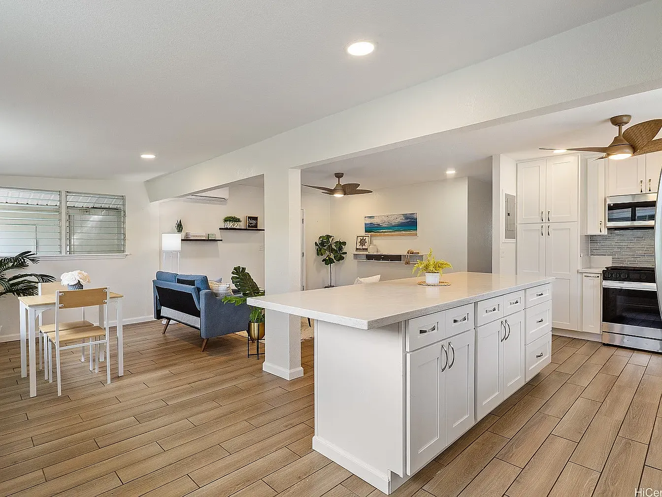 3 bed, 1200 sqft, $4,300 — Photo 1