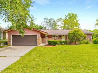 2802 N Woodbine Ter, Peoria, IL 61604