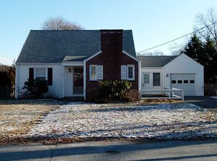 10 Scarsdale Rd, Warwick, RI 02886