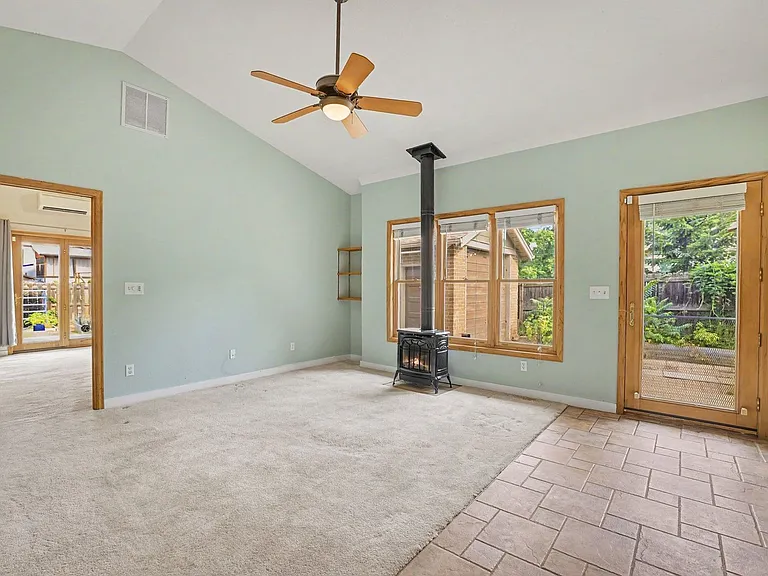 2040 S Ogden St — Photo 12