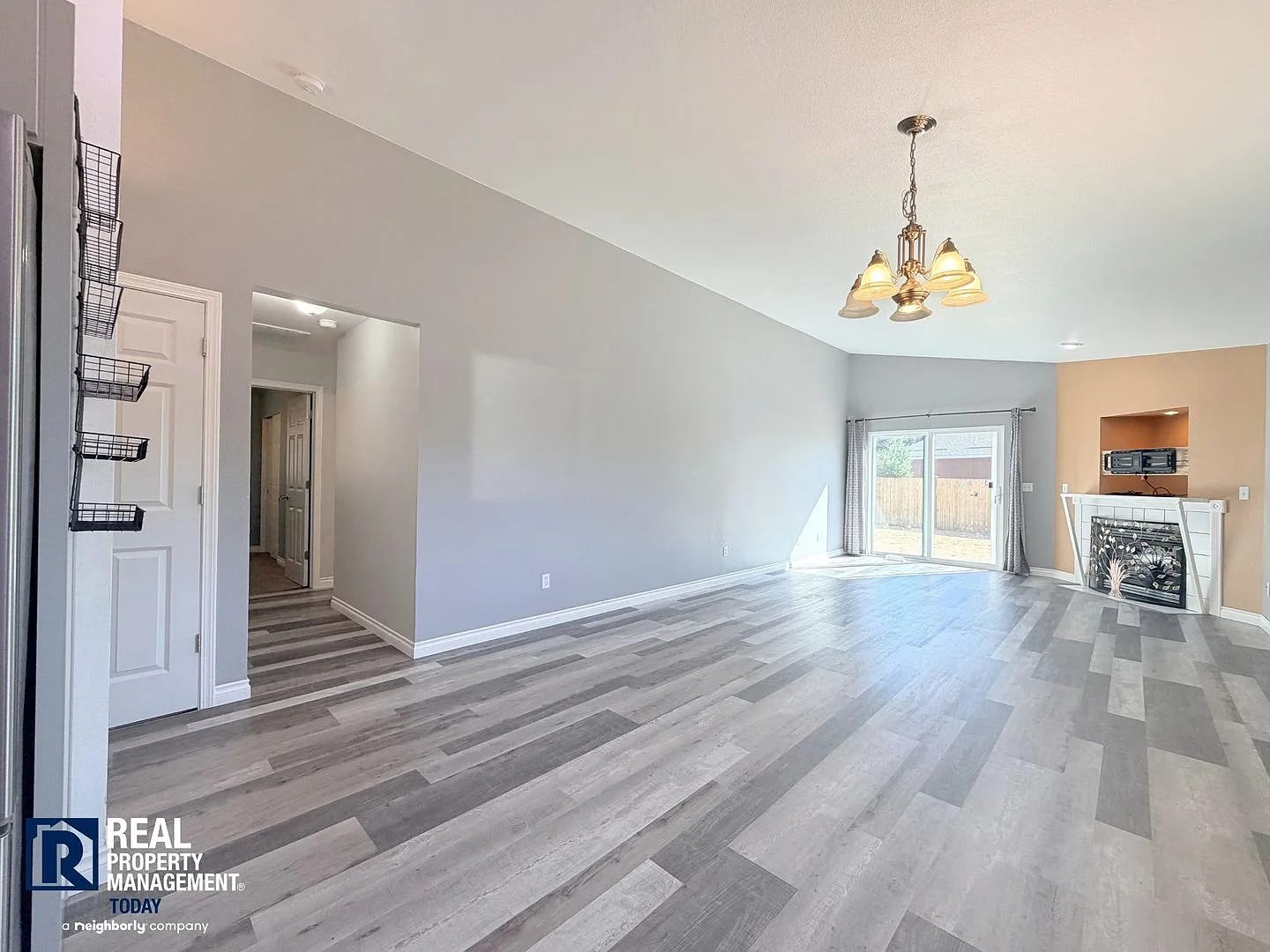 Updated 3-Bedroom Corner-Lot Home with New Carpet, Central A/C & Spacious Backyard! — Photo 3