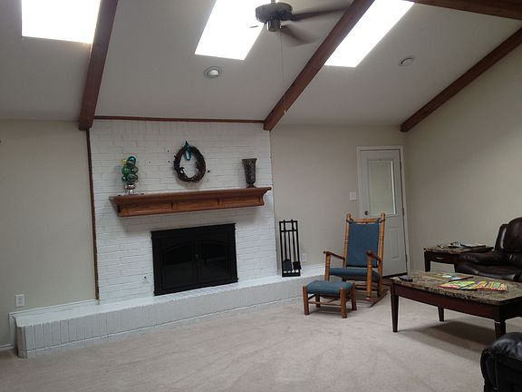 Living area, 3 skylights