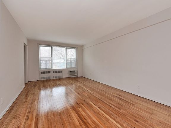 3rd image of 2736 Independence Ave APT 2E