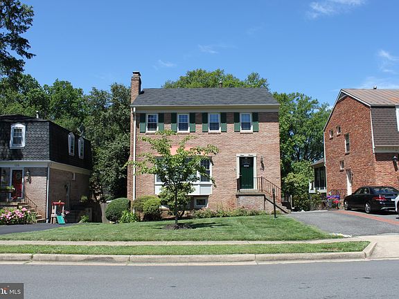 3rd image of 1214 Colonial Rd