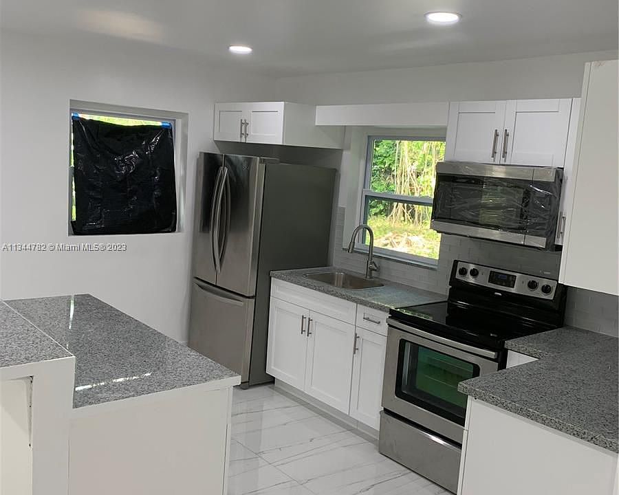 1st image of 1135 NE 149th St