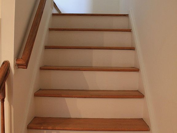 3rd image of 927 124th St Floor 2