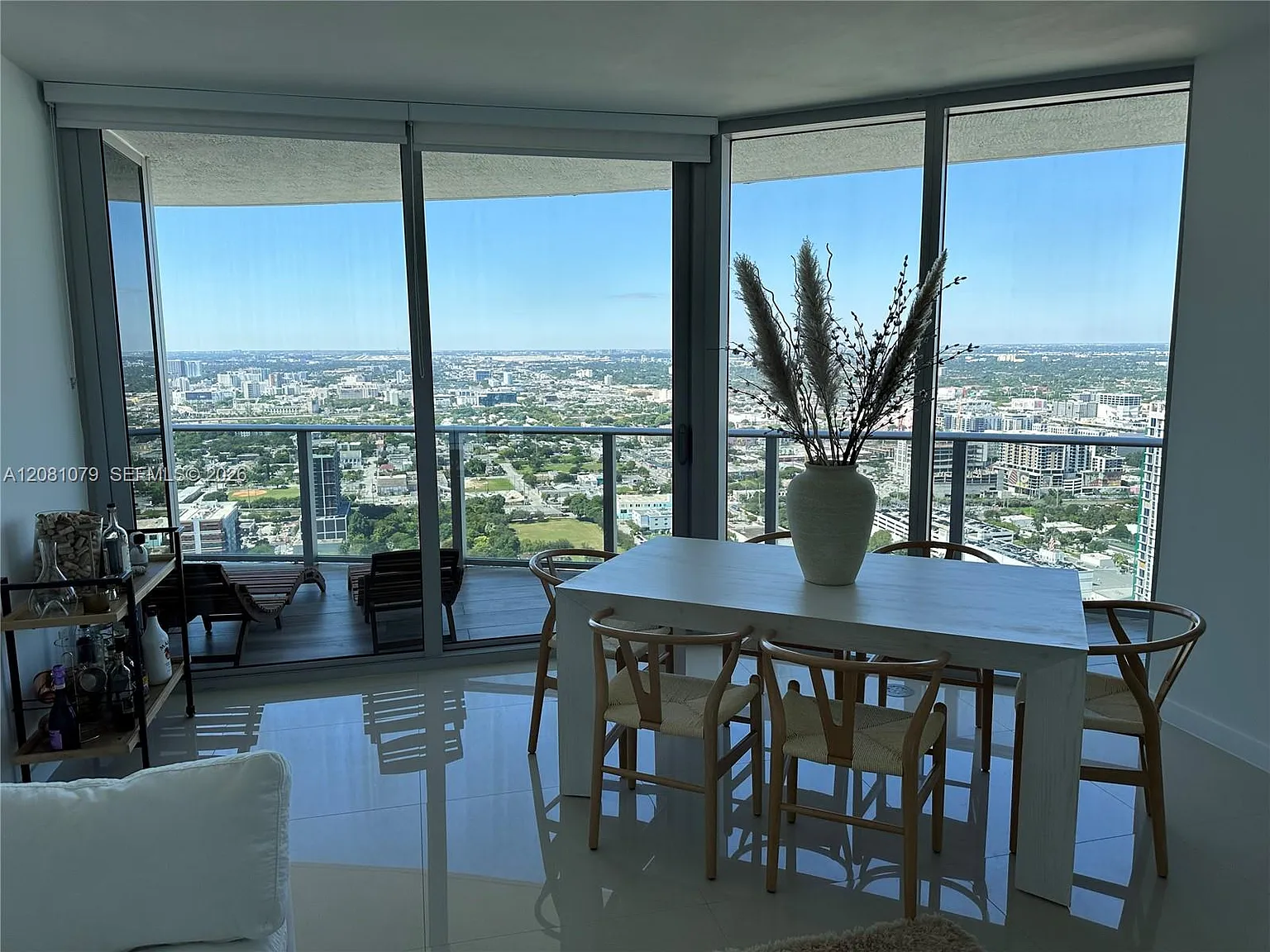 Aria On The Bay Condo — Photo 4