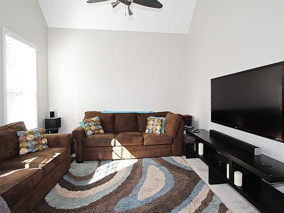 4th image of 355 Creekside Dr