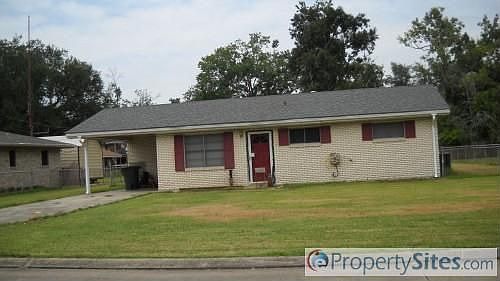 1st image of 207 Mary Ann Ave