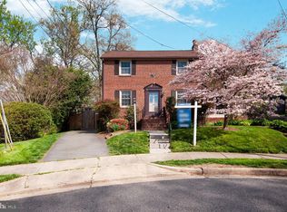 2431 N Roosevelt St, Arlington, VA 22207