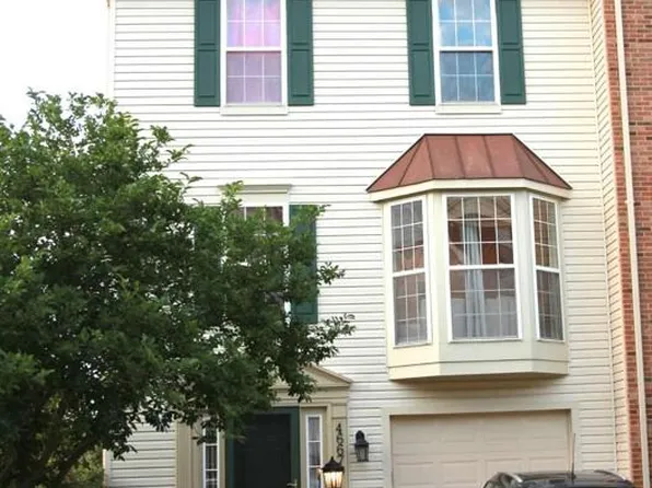 46670 Cavendish Sq, Sterling, VA 20165