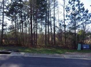 437 Day Lily Dr, Starkville, MS 39759