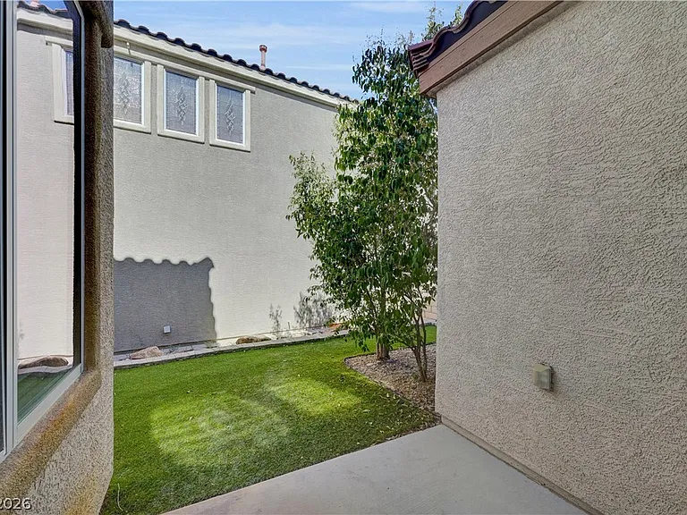12052 Hathaway Pines Ln — Photo 46