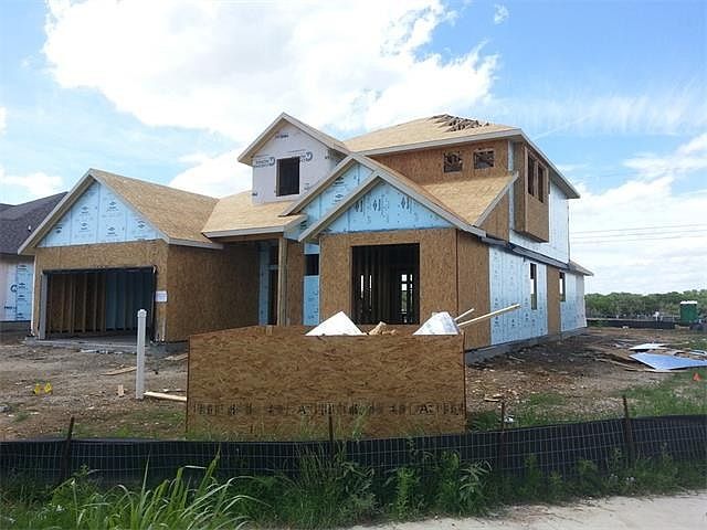 2nd image of 200 Blue Waterleaf Ln