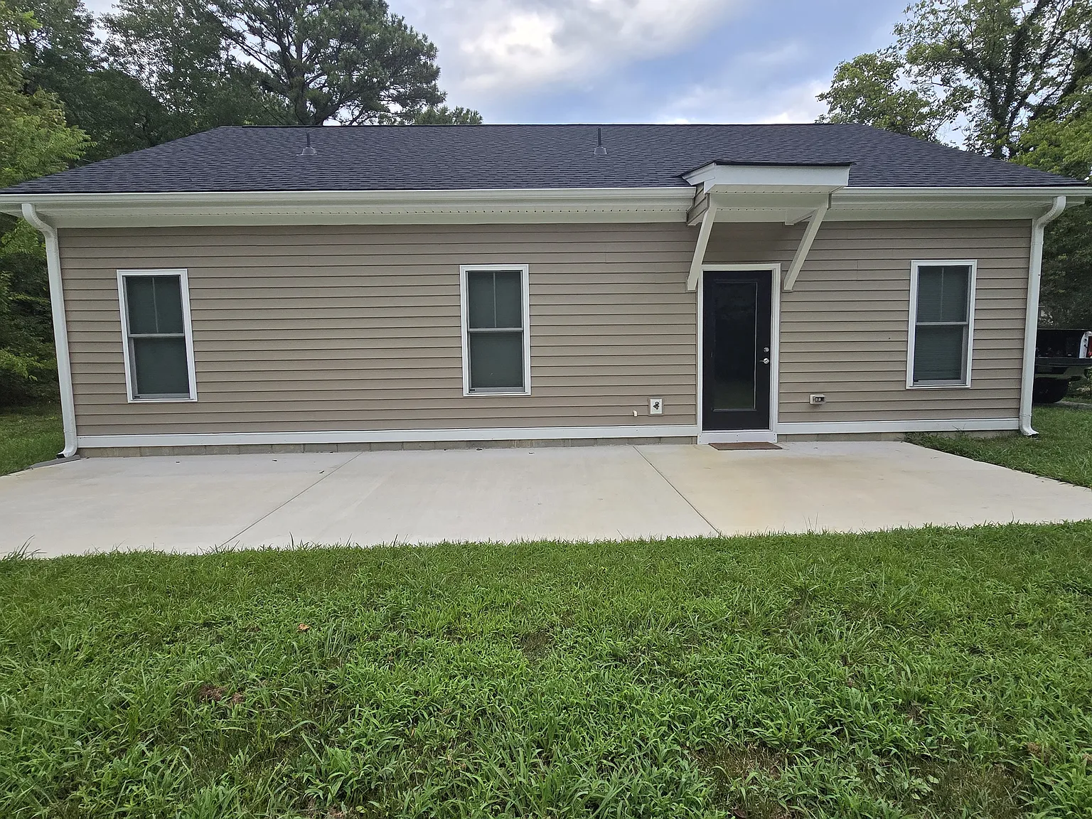 3 bed, 1300 sqft, $2,150 — Photo 1