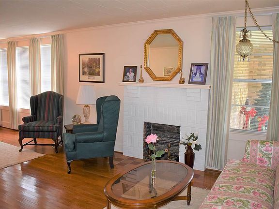 5th image of 359 Hillview Dr