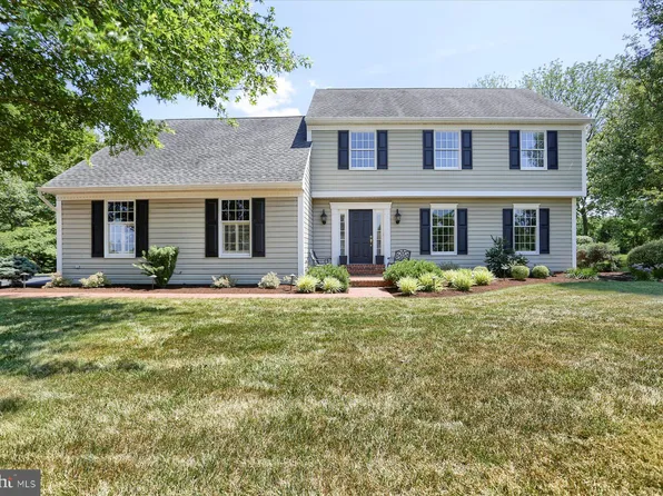 14 Cedar Ct W, Carlisle, PA 17015