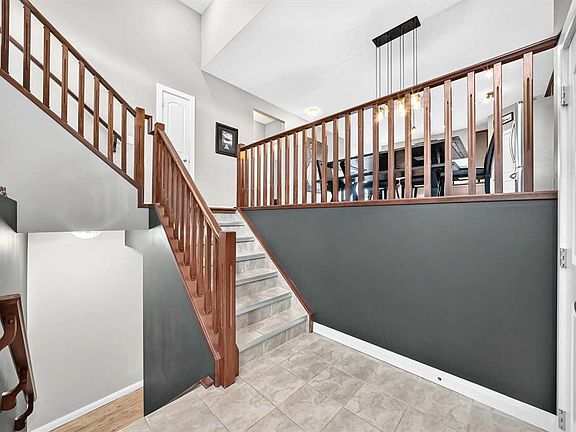 3rd image of 11 W Westridge Way