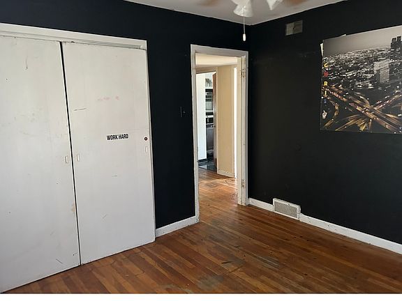 4th image of 2502 Tcu Ave