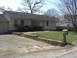 1st image of 16 Essex Cir