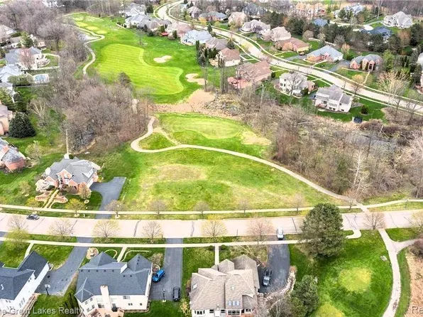 125 Woodfield Pkwy, Grand Blanc, MI 48439