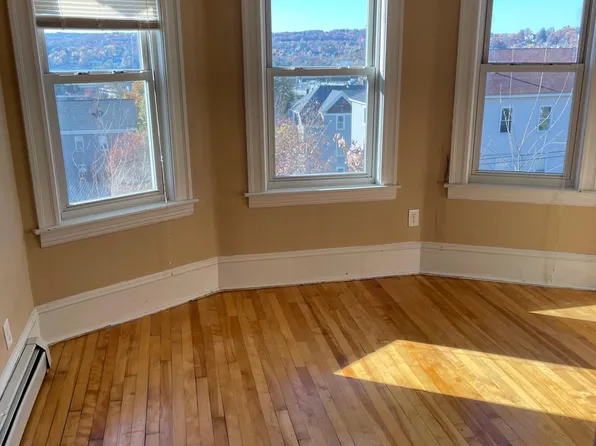 2 Wilkinson St, Worcester, MA