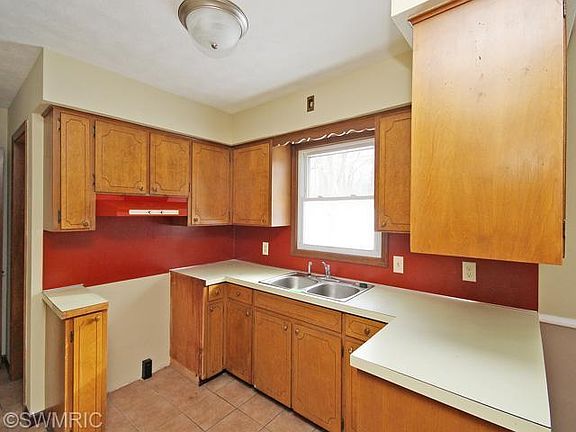 5th image of 36811 49th Ave