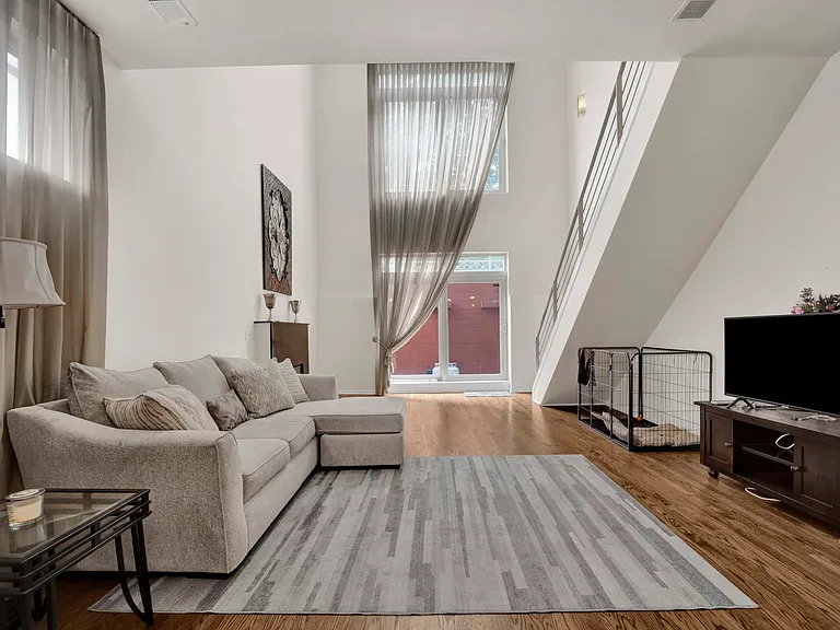 1615 N Campbell Ave #1S — Photo 4