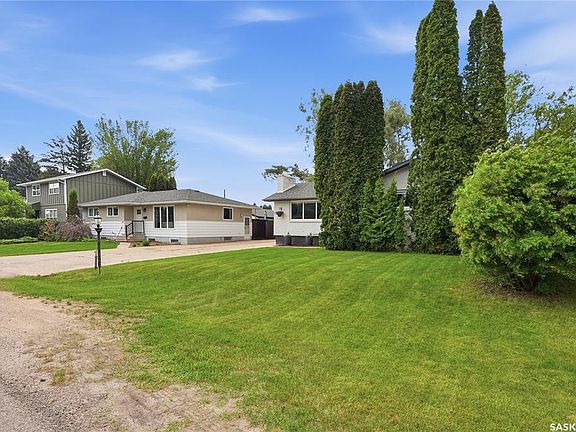 3rd image of 3345 Mountbatten STREET