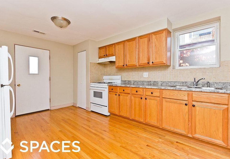 1st image of 646 W Webster Ave #Two