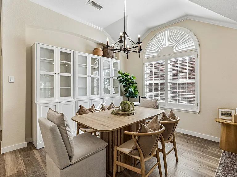 4605 Forest Park Rd — Photo 11